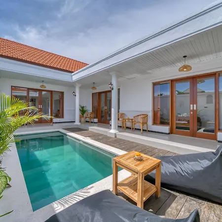 3 Bed Cozy Mediterranean-Style Escape In Berawa